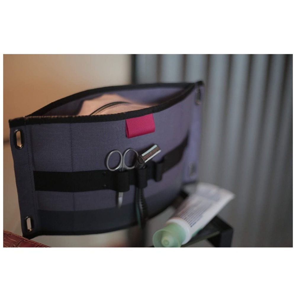 Weekender Small Toiletry Bag: Waterproof - Picture 3 of 4
